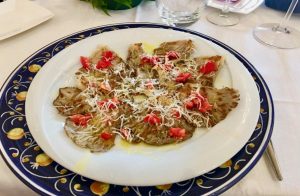 Field-wild-mushrooms-in-restaurant-in-Abruzzo