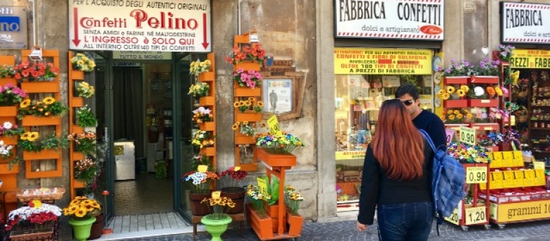 Confetti stores in Sulmona Sulmona-tour-small-group