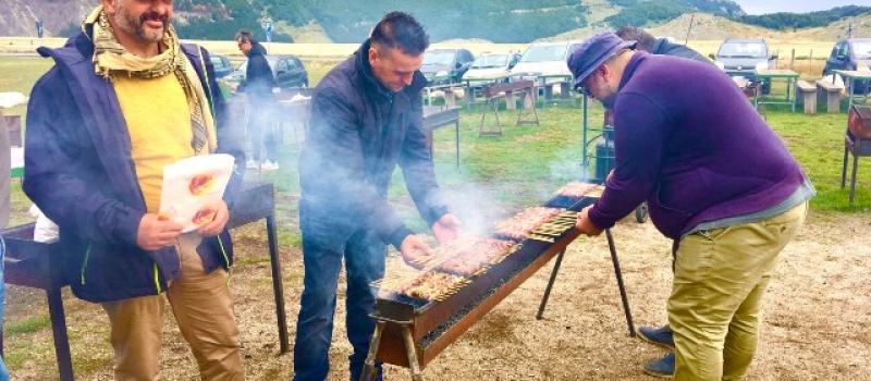 Cooking arrosticini arrosticini-food-tour